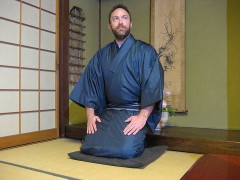 800px-JimmyWales_wearing_Kimono.jpg
