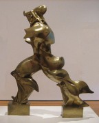_1913_bronze_by_Umberto_Boccioni.jpg