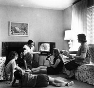 330px-Family_watching_television_1958.jpg