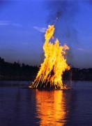 MidsummerNightBonfire2_2.jpg