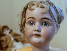 330px-German_antique_doll.jpg