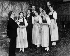 330px-Trapp_Family_Singers_1941.JPG