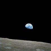 300px-NASA-Apollo8-Dec24-Earthrise.jpg