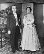 270px-Emperor_Showa__Empress_Kojun_1956-11.jpg